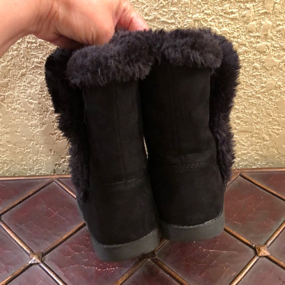 Cat & Jack Girls Fur Boots - Picture 2 of 6